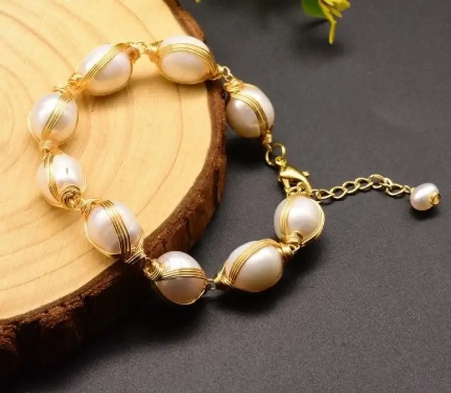 Retro Pearl Bracelet