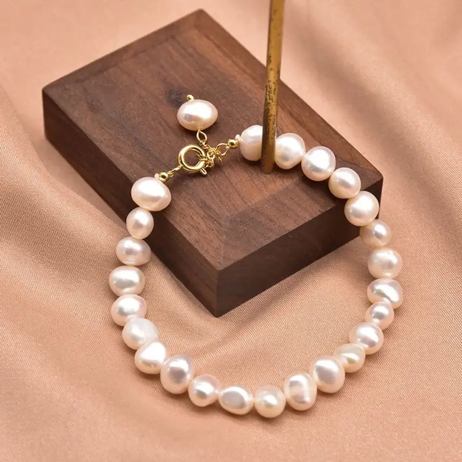 Retro Pearl Bracelet