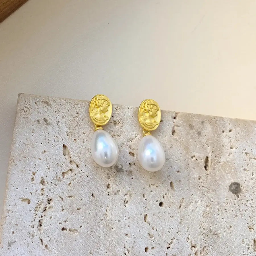 Royal Relic Elegant Charm & Style
