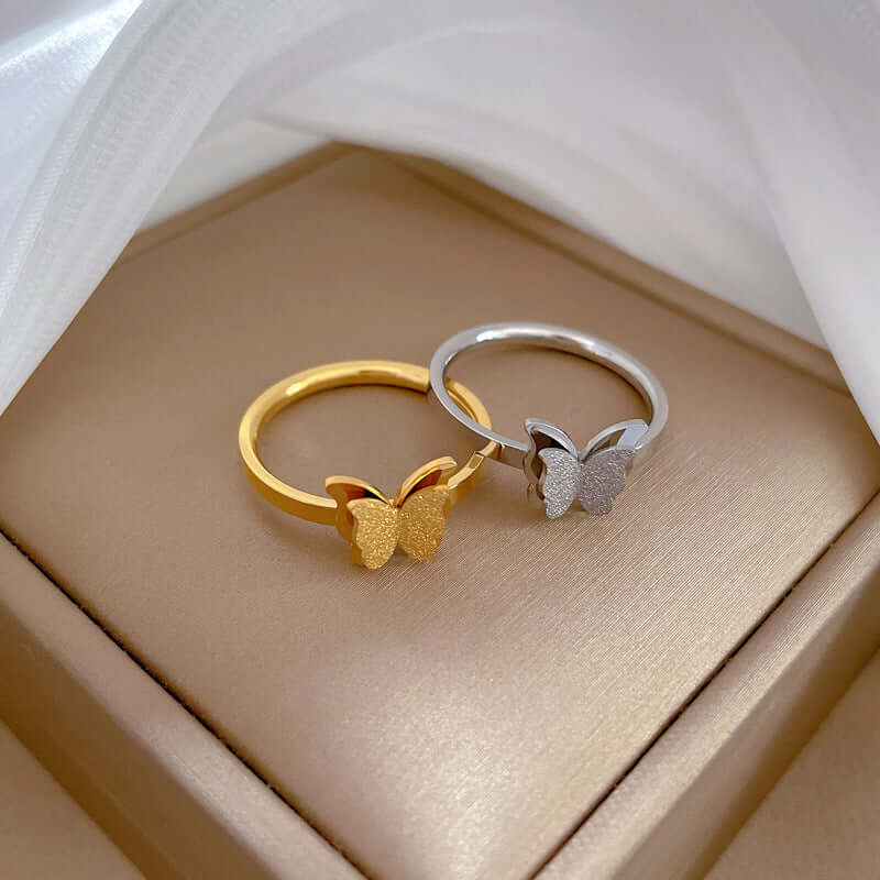 Nature's Kiss Ring