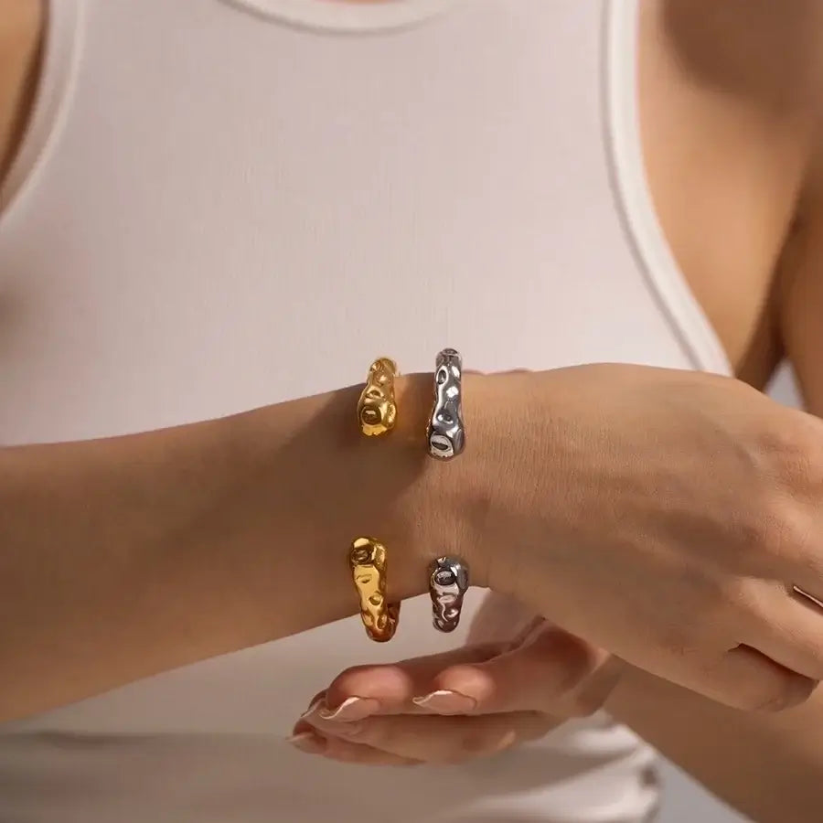 Timeless Interlocking Link Necklace