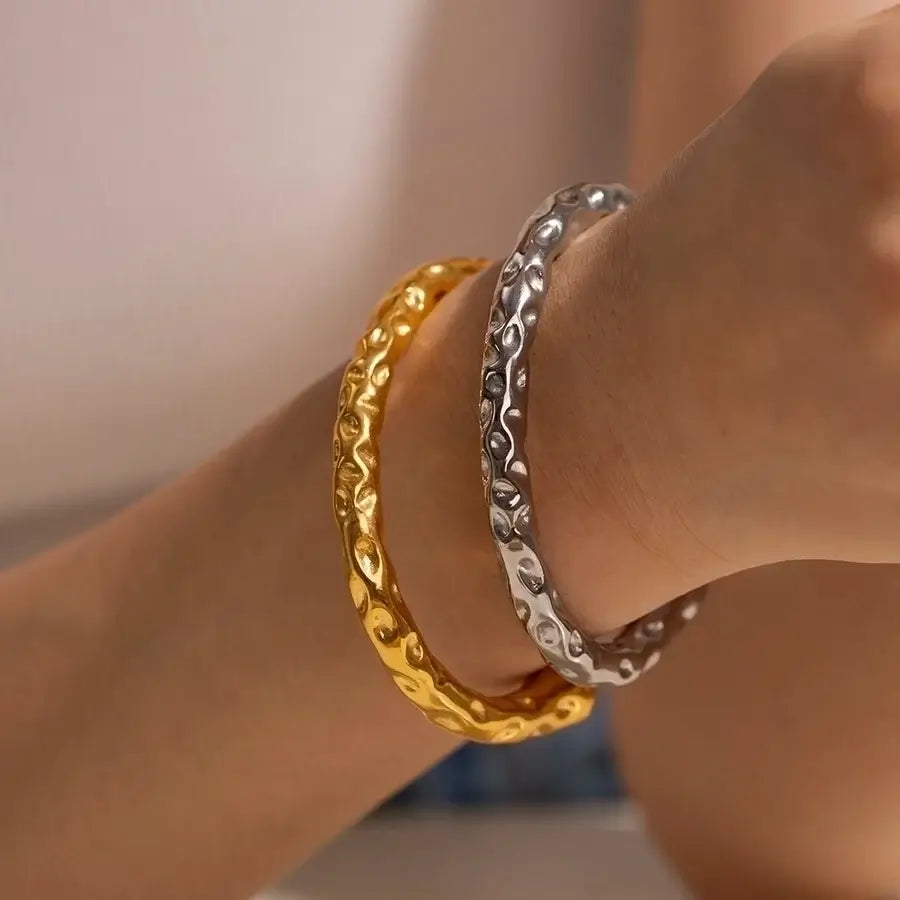 Timeless Interlocking Link Necklace