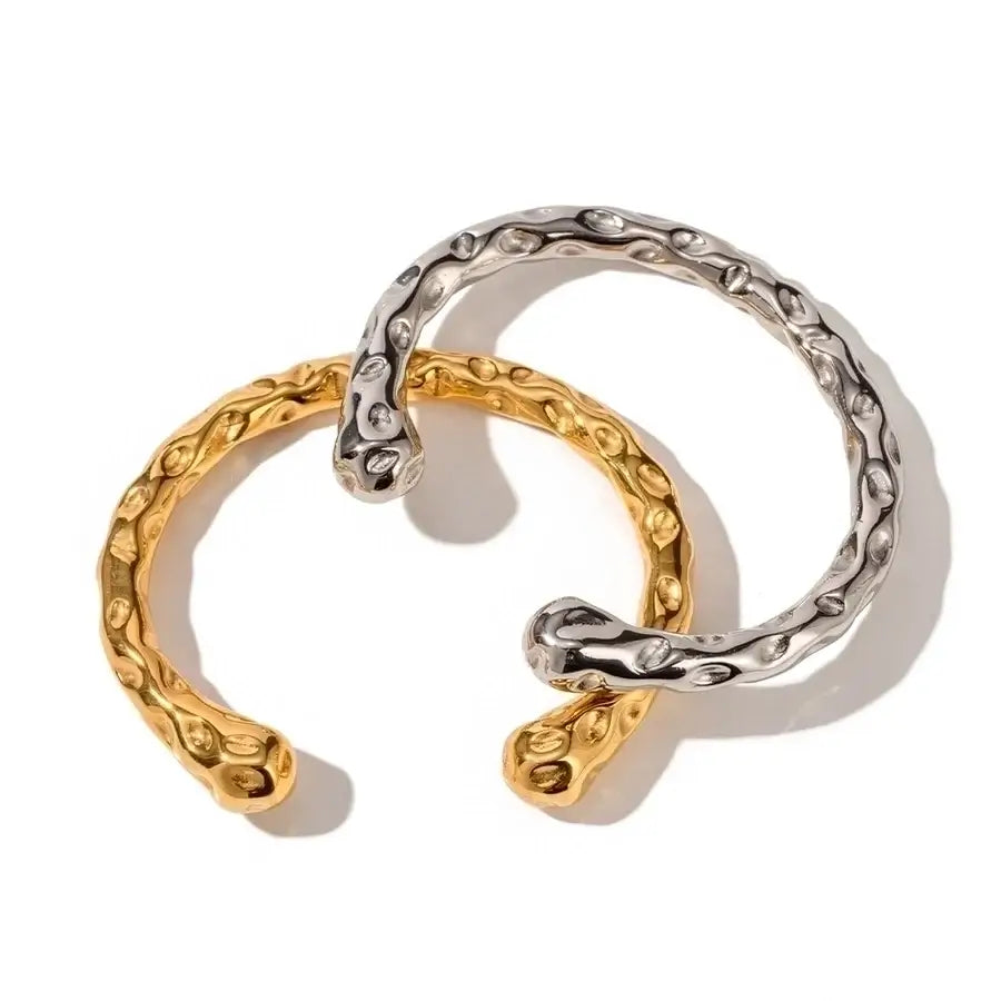 Timeless Interlocking Link Necklace