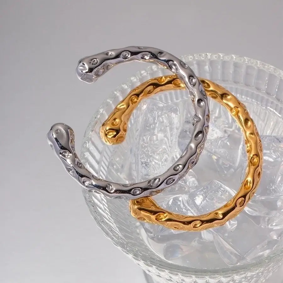 Timeless Interlocking Link Necklace