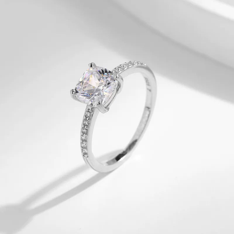 Vivienne Halo Ring