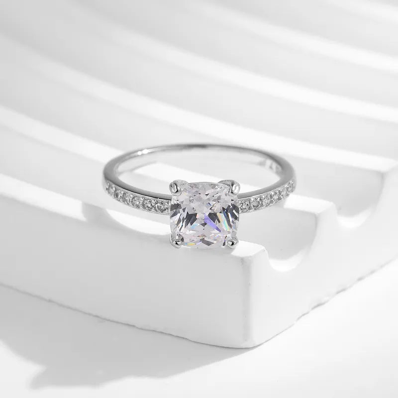 Vivienne Halo Ring