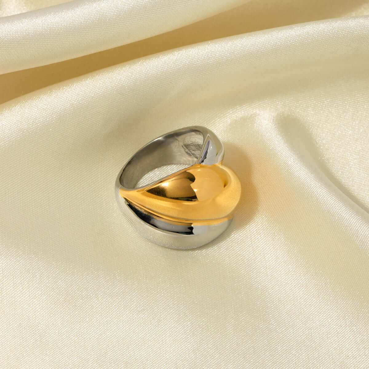 Yin Yang Ring
