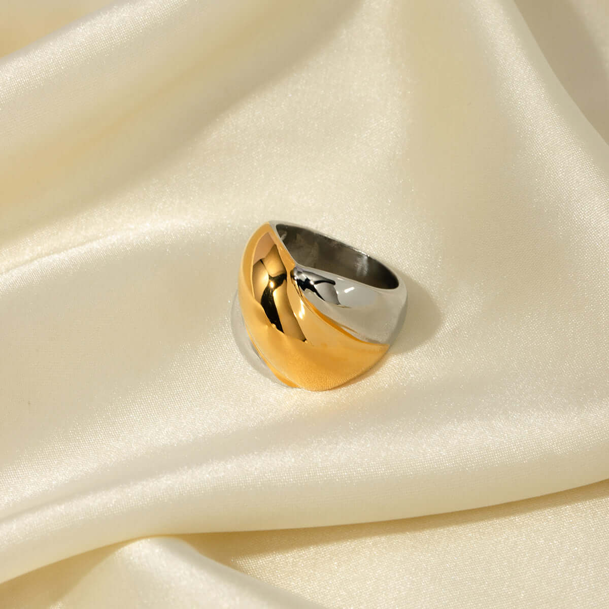 Yin Yang Ring