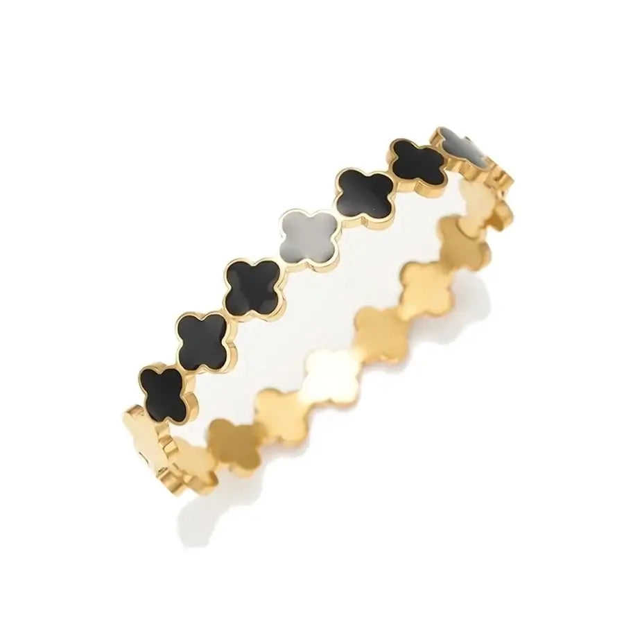 Luxurious Four Leaf Clover Bangle
