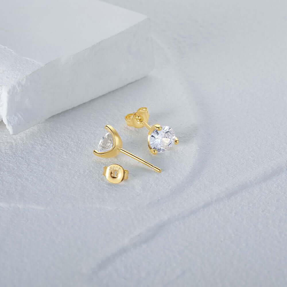 ﻿Elegant Simple Ear Studs