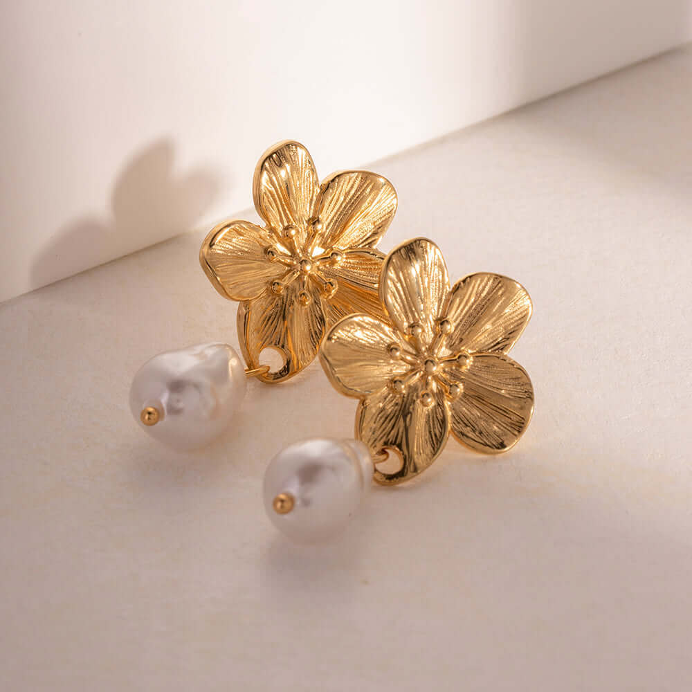 Flowers and Pearls Earrings