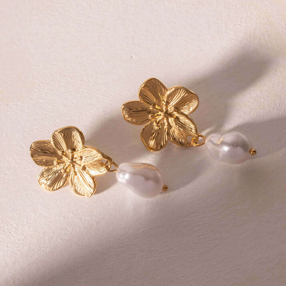 Flowers and Pearls Earrings