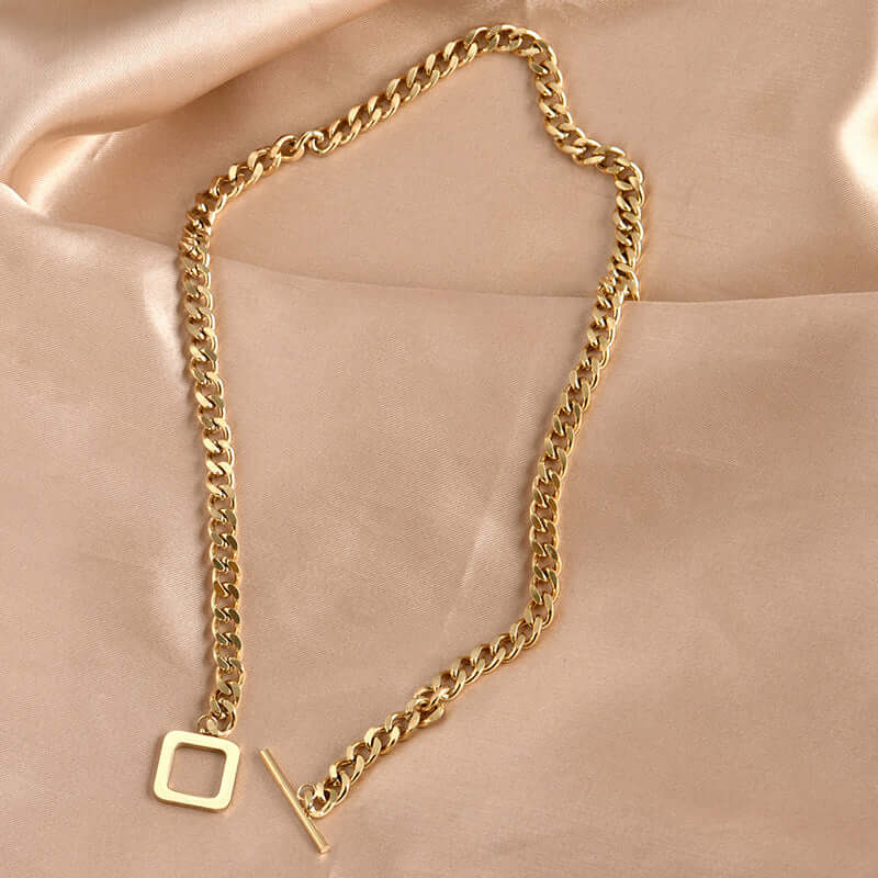 Golden Equilibrium Necklace