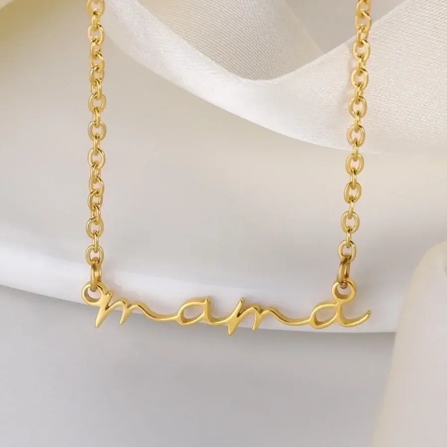 Letter Necklace "MAMA"