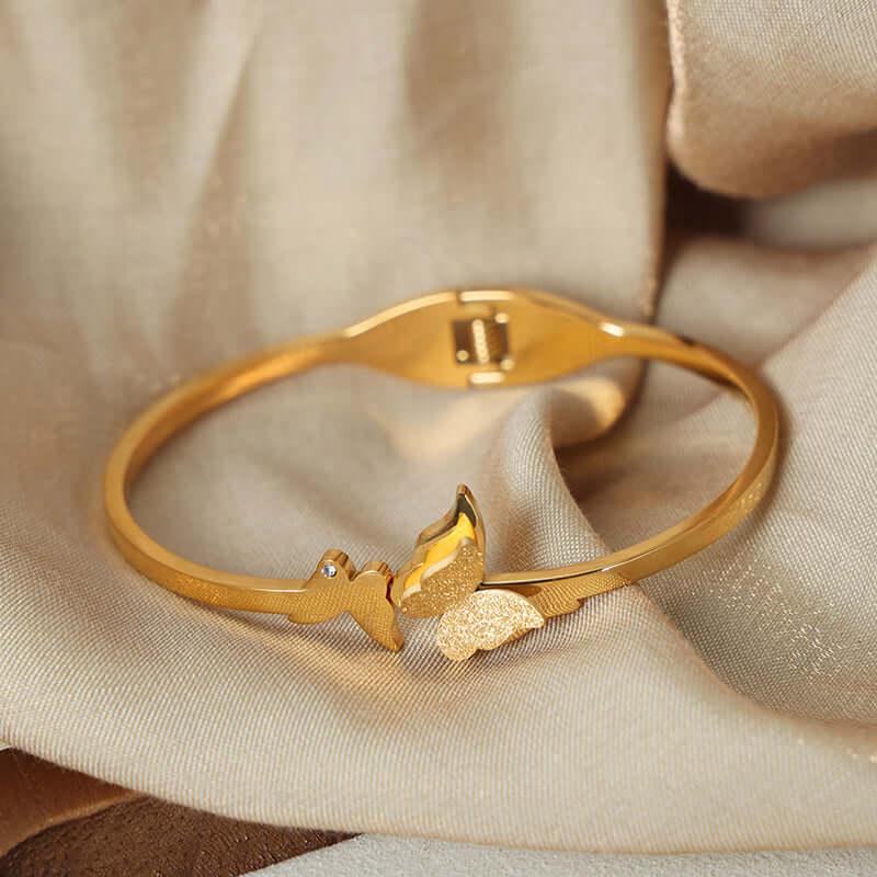 Elegant French Style Butterfly Bangle