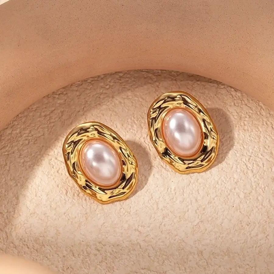 Sweet Oval & Heart Shape Pearl Ear Studs